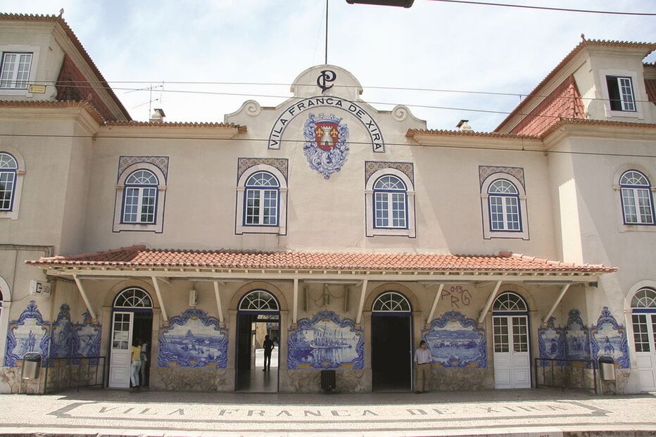 Ação policial teve lugar na estação de comboios de Vila Franca de Xira, onde os ladrões saíram após o furto da mala 