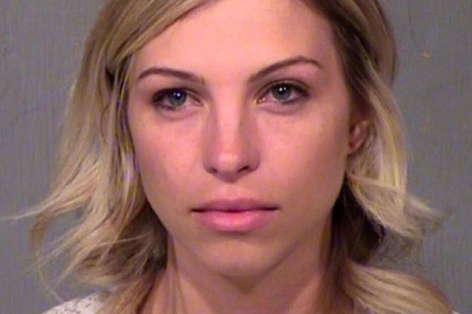 Professora detida por fazer sexo com aluno de 13 anos no recreio