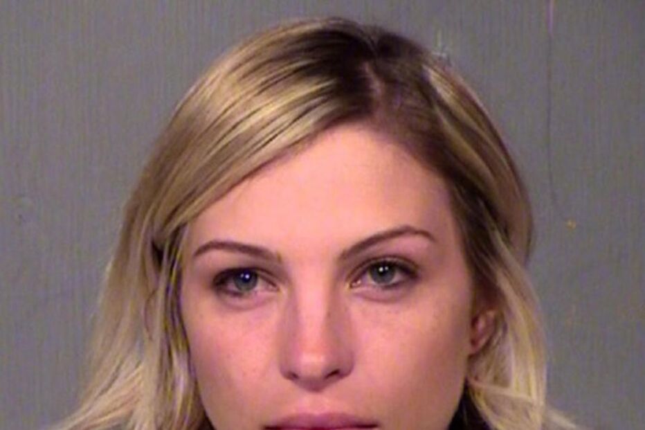 Professora detida por fazer sexo com aluno de 13 anos no recreio