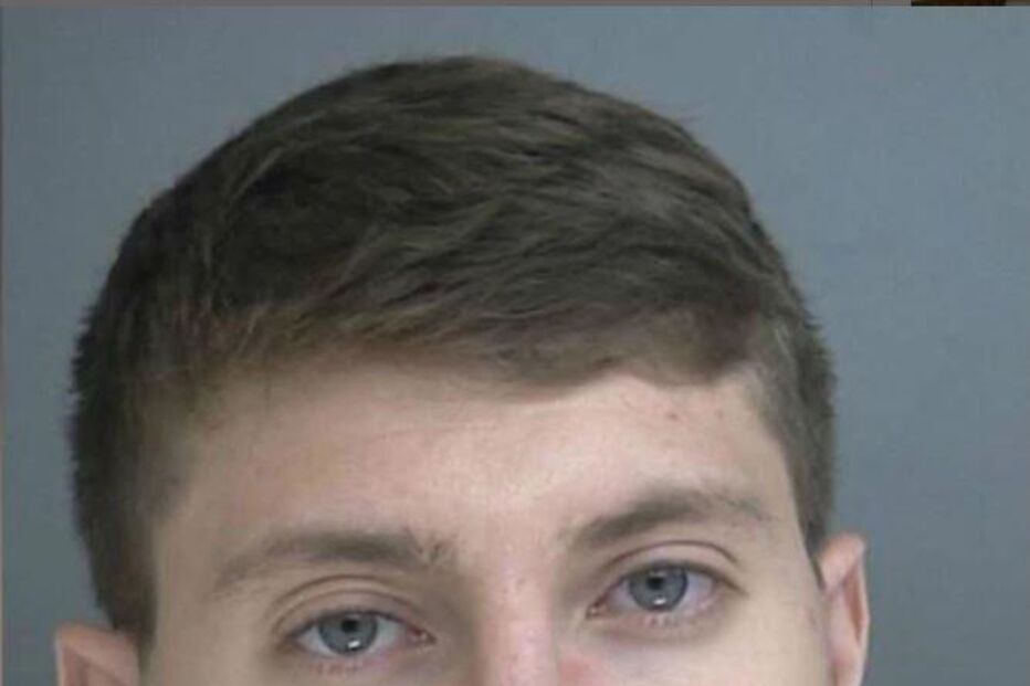 Jovem obriga mulheres a masturbarem-se com ferramentas