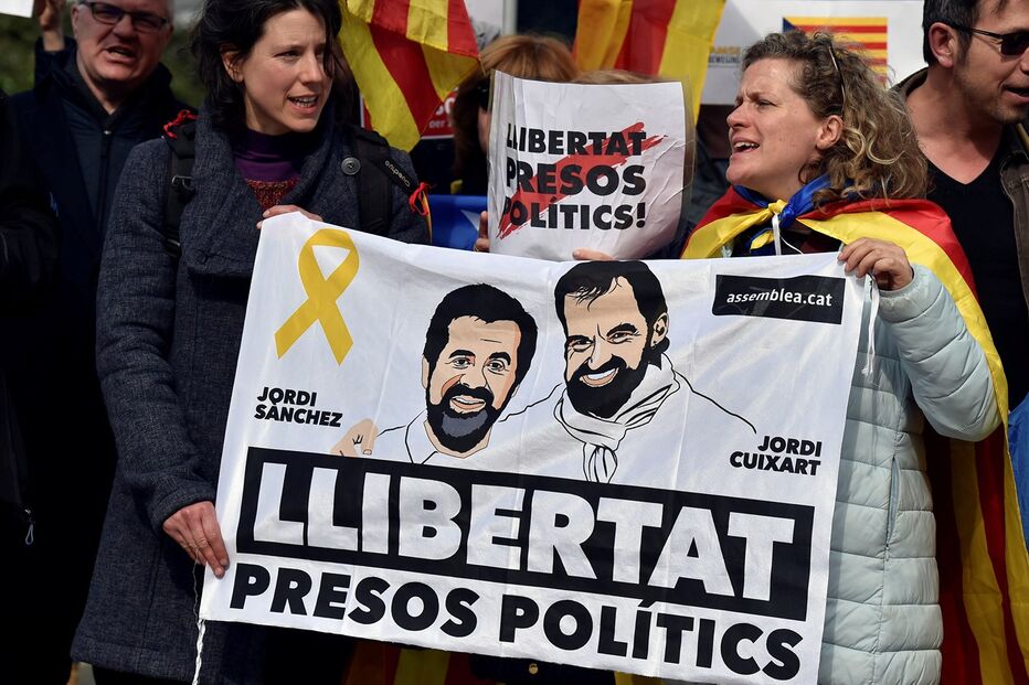 Manifestantes defendem em Bruxelas independentistas catalães detidos