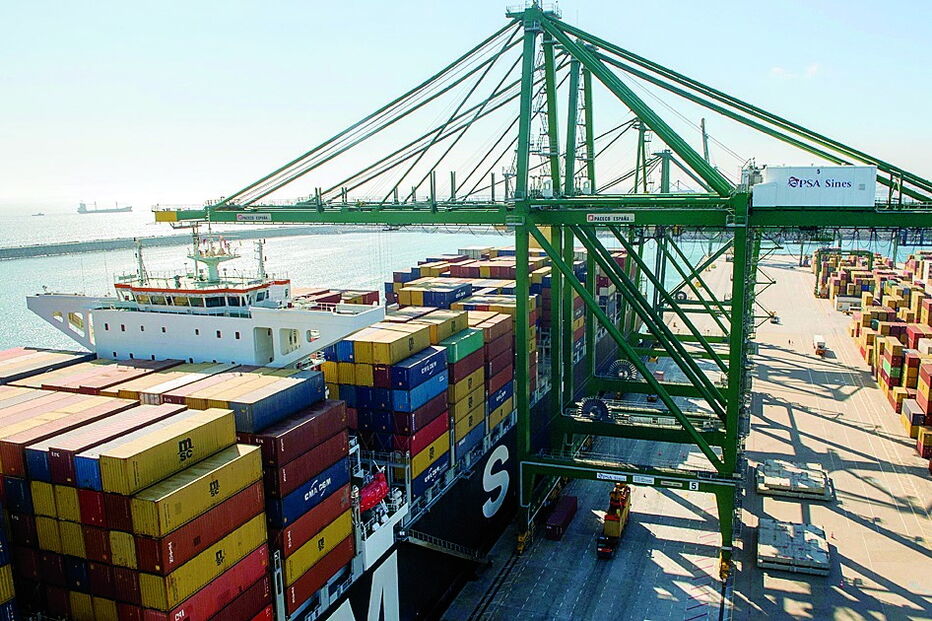 Helicópteros, navio de luxo, operação, petróleo, petrolíferas