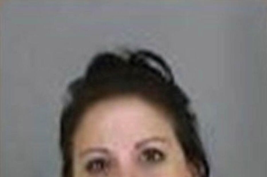 Laura Lynn Cross, professora, aluno menor