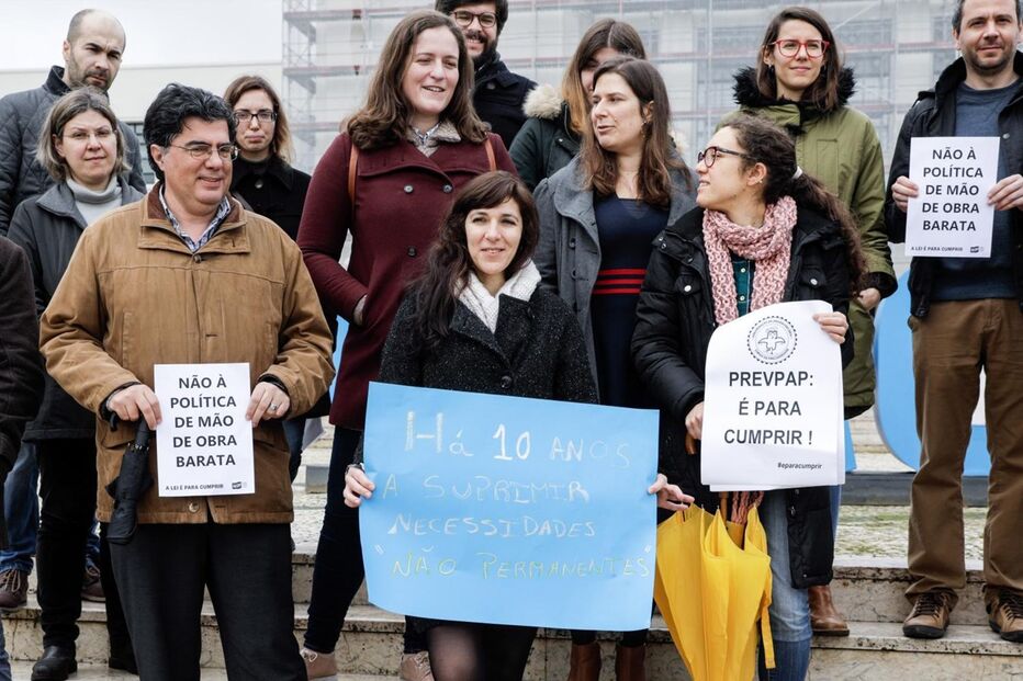Docentes do superior e investigadores em protesto