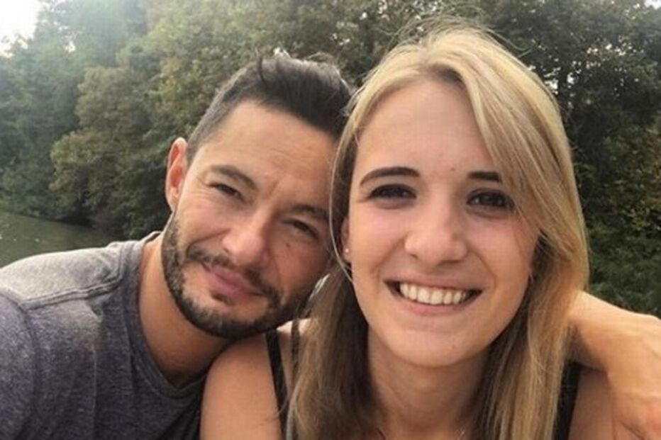 Mulher transexual casa com ator britânico que também mudou de sexo