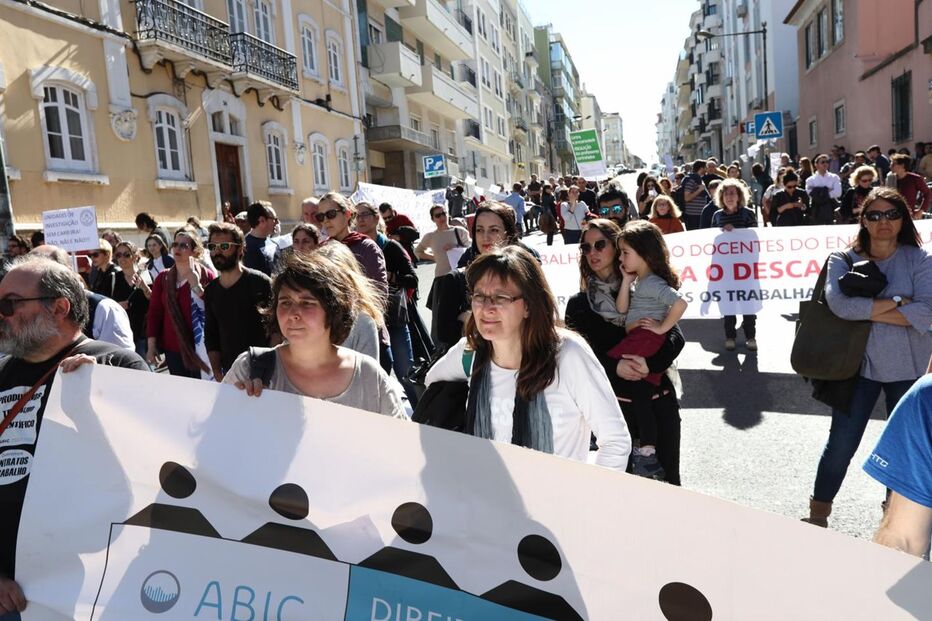 Manifestação de professores e cientistas em São Bento