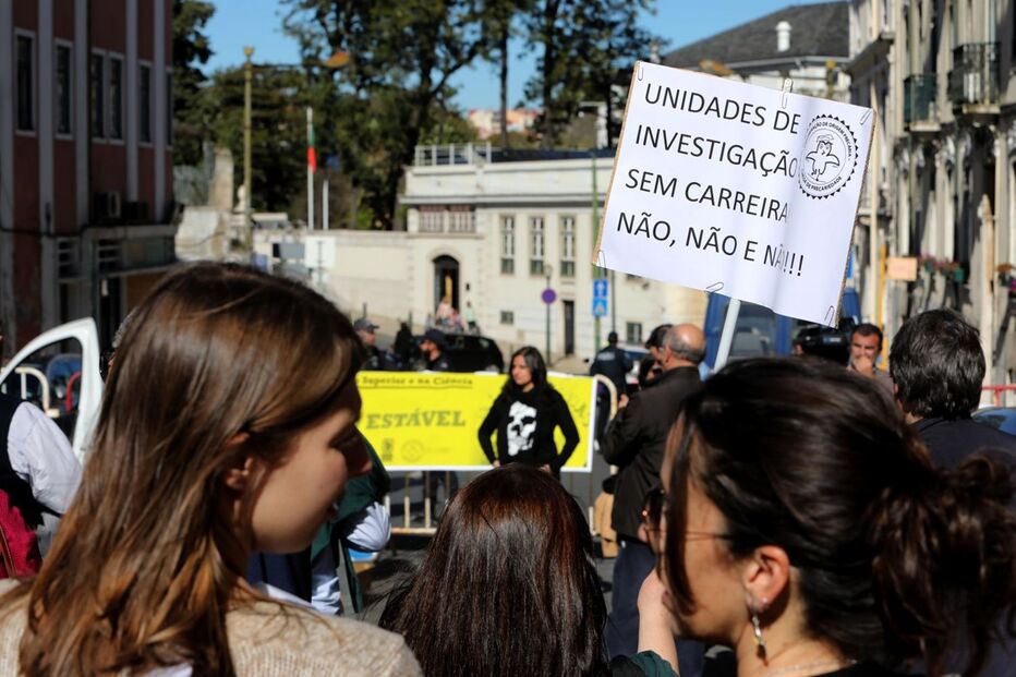 Manifestação de professores e cientistas em São Bento