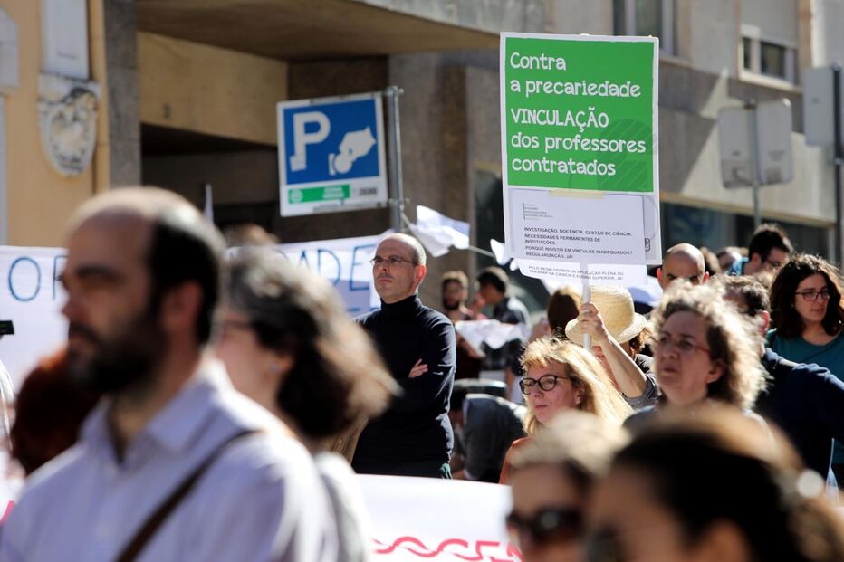 Manifestação de professores e cientistas em São Bento
