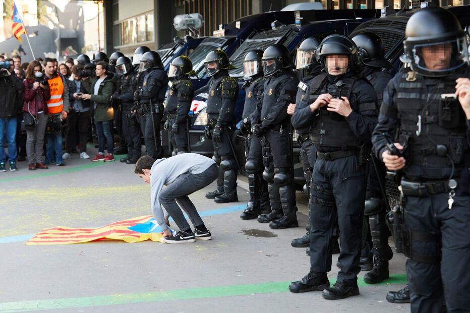 Manifestantes independentistas em Barcelona
