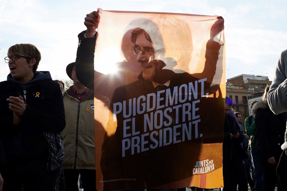 Manifestantes independentistas em Barcelona