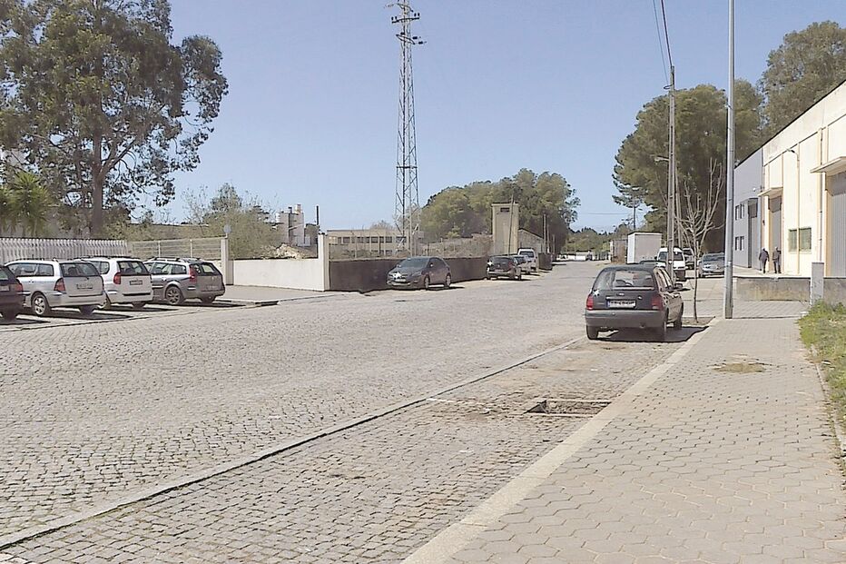 Cadastrado foi detetado numa zona industrial e não obedeceu à ordem de paragem dada pelos militares da GNR 