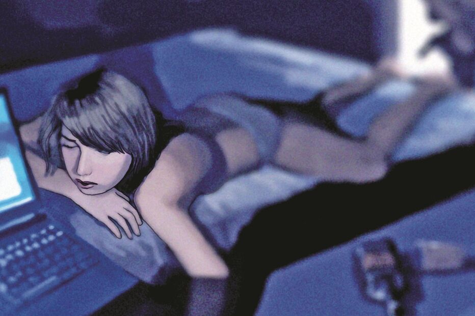 Expõe namorada nua em site porno