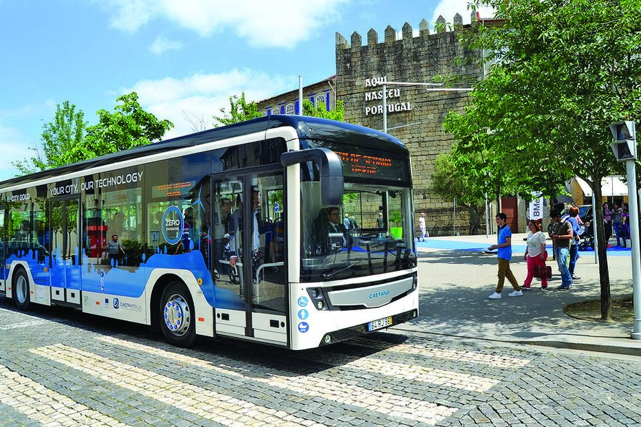 Autocarro ecológico e com uma autonomia de 150 km começará em breve a circular pelas ruas da cidade de Guimarães