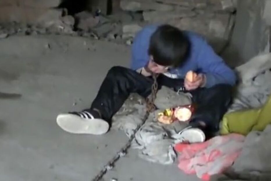 Wang Zhiqiang vive há dez anos na cave da casa da família