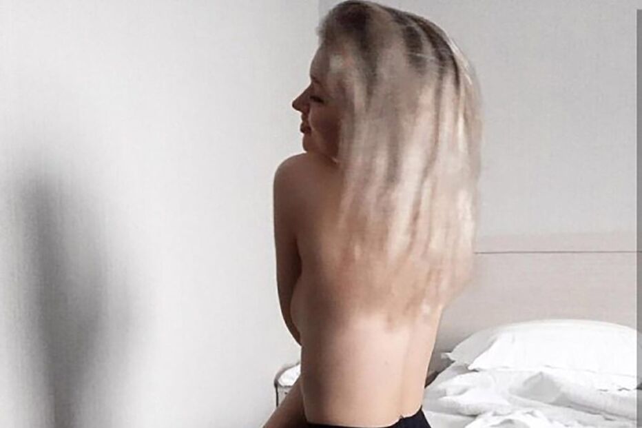 Emilia tinha fotografias nas redes sociais com a roupa da mulher do amante