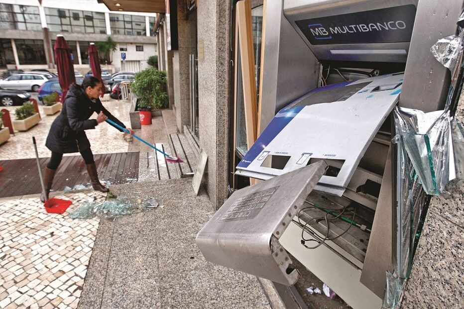 Assaltos a Multibancos