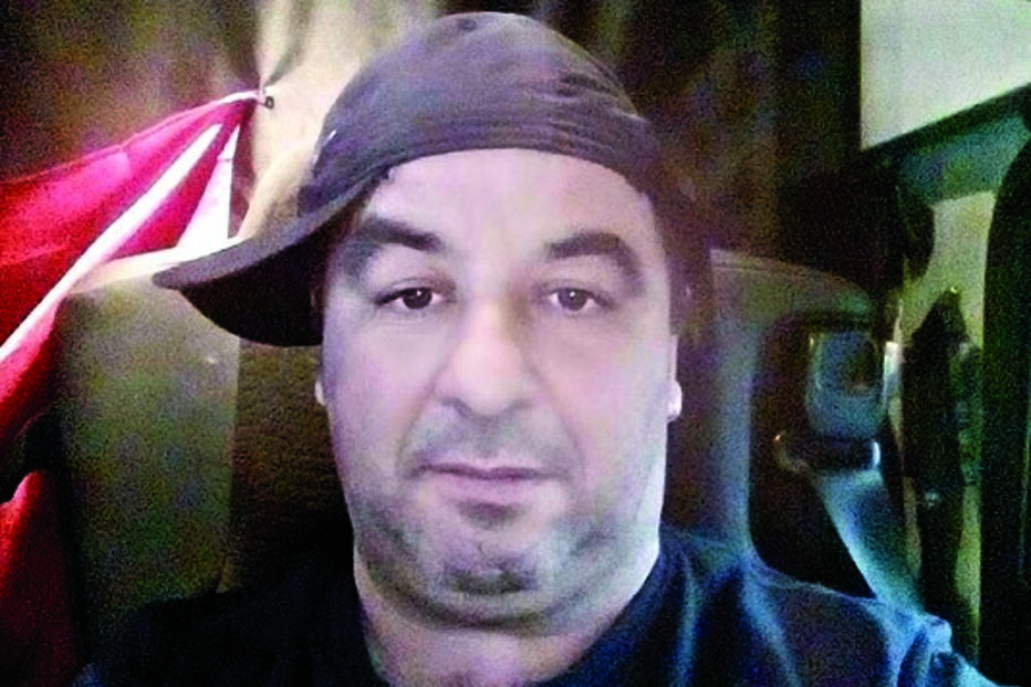 Carlos Santos tinha 42 anos 