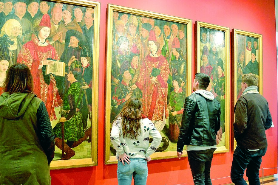 Vários museus e monumentos encerraram em anos anteriores, no período da Páscoa, por causa de falta de pessoal