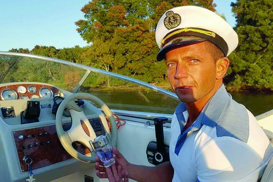 Padre é sex symbol na paróquia