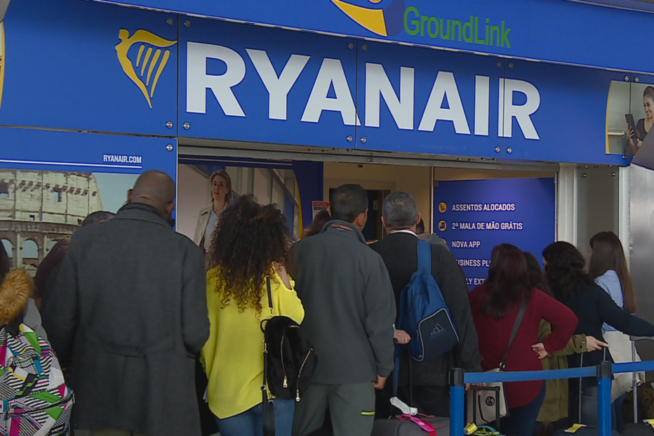 Sindicato acusa Ryanair de substituir 