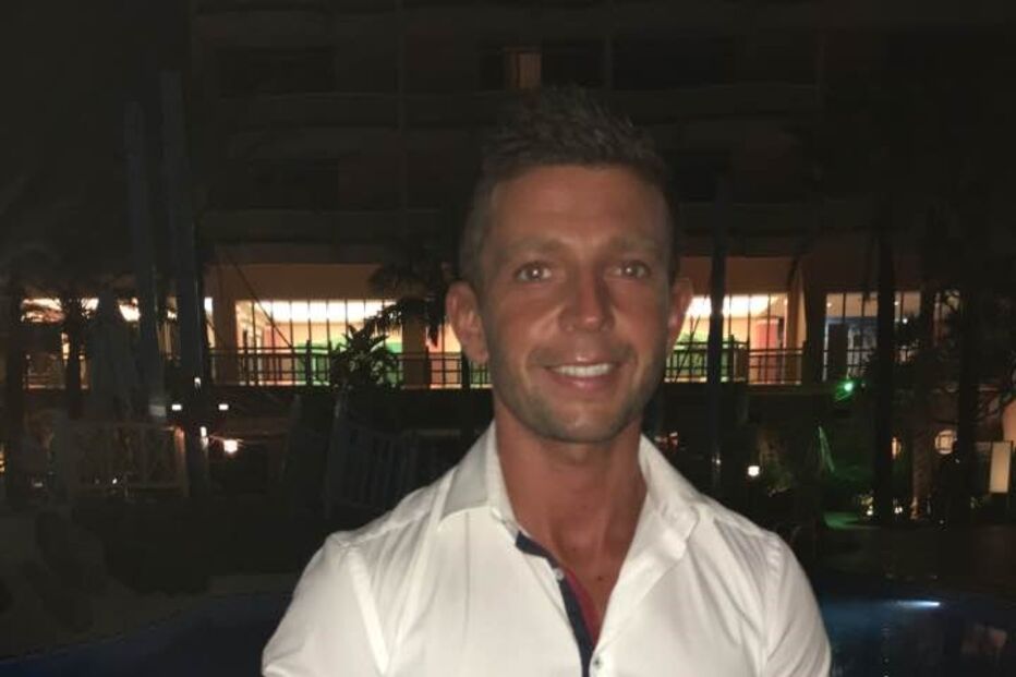 Padre Ricardo Esteves é sex symbol na paróquia