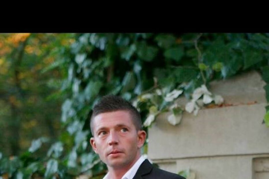 Padre Ricardo Esteves é sex symbol na paróquia