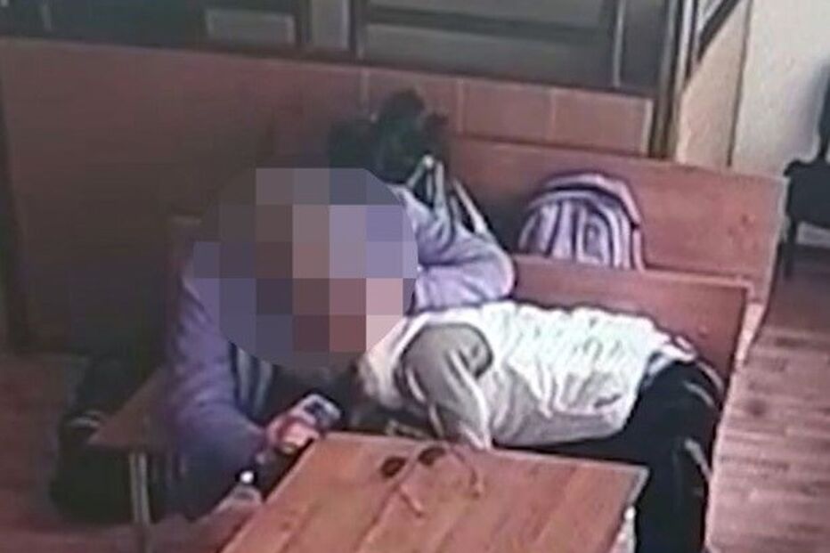 Mulher faz sexo oral a réu em pleno julgamento