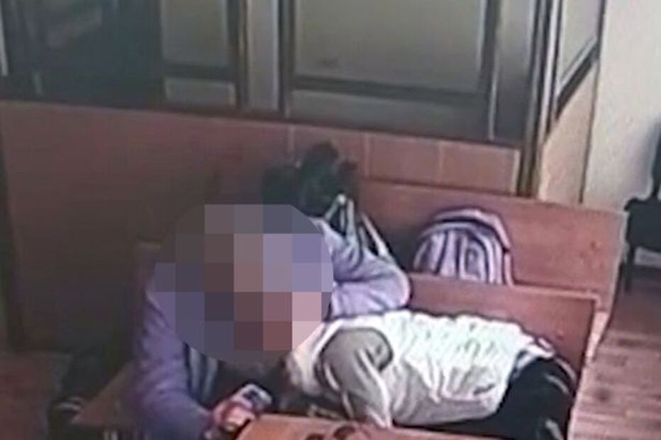 Mulher faz sexo oral a réu em pleno julgamento