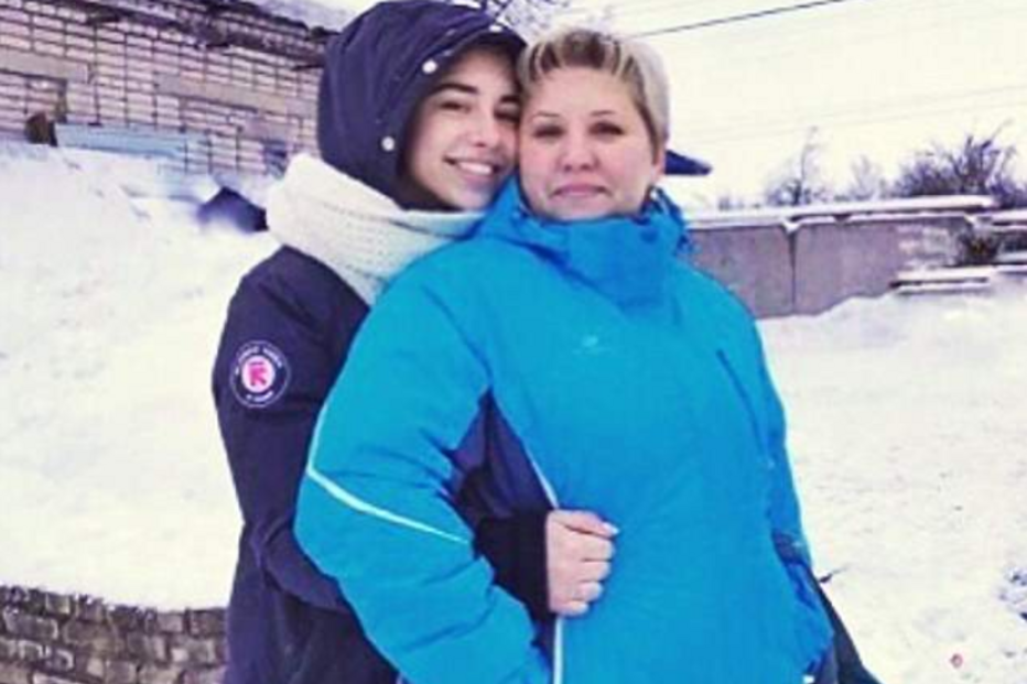 Professora de 41 anos investigada por fazer sexo com aluna menor