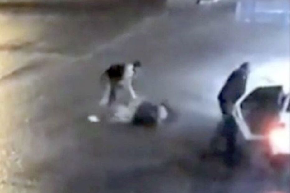 Mulher apedrejada pelo marido na Rússia