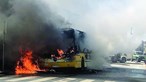 Autocarro arde e gera pânico em passageiros