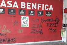 Casa do Benfica em Algueirão Mem Martins vandalizada