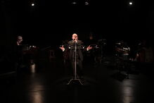 José Raposo lê ‘Odisseia’, na tradução de Frederico Lourenço, nesta peça em cena no Teatro da Trindade, em Lisboa