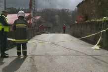  Um morto e 30 feridos em acidente com explosivos em Penacova. Explosão ocorreu durante procissão