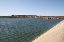 Oposição propôs criação da praia a jusante da barragem de Odeleite, local que autarca considera impraticável