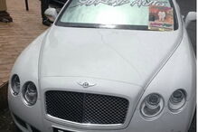 Milionário assassinado regado com champanhe no velório