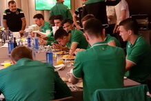 Ronaldo visita jogadores do Sporting em Madrid