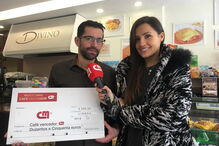 Vítor Mendes mostrou-se muito feliz com o prémio de 250 € que recebeu do passatempo ‘Café Vencedor’. O espaço Sabor Divino fica em Guimarães