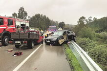 Acidente matou um homem, feriu outro com gravidade e obrigou ao encerramento do IC8 durante mais de uma hora