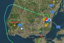 Aeronave da Azores Airlines foi atingida quando descolava rumo à Terceira