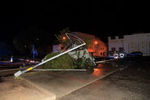 Mau tempo causa destruição em Albufeira