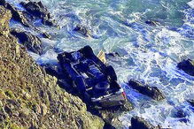 Viatura caiu ao mar de um precipício e todos os ocupantes morreram 