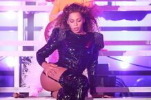 Beyoncé regressa aos palcos com atuação 