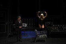 Gabriela Barros é sucesso em peça ousada