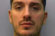 Homem na cadeia por infetar parceiros que conheceu no Tinder gay