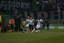 Jogadores em ação no Sporting -FC Porto da Taça de Portugal
