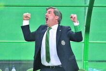 Bruno de Carvalho no banco do Sporting na receção ao FC Porto