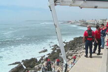 Embarcação vira na Praia da Parede 