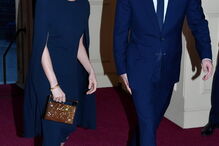 O príncipe Harry com a noiva, Meghan, no espetáculo do 92ª aniversário da rainha Isabel II, de Inglaterra