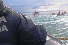 Barco virou-se na Culatra e pescador salvou-se a nado